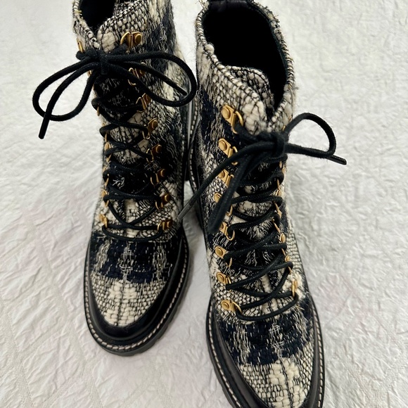 Tory Burch Miller Wool Lug Sole Boucle Tweed Ankle Booties size 8.0 - Picture 3 of 6